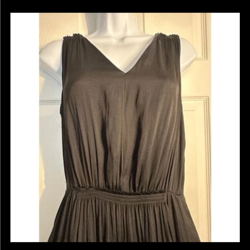 Banana Republic black satin pleated maxi dress with slit size 2 - Picture 5 of 11